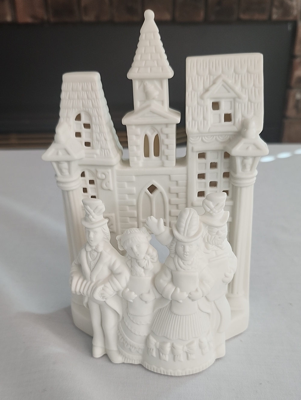 PartyLite Villiage Carolers In Original Box 1 - PO204 Tea Light Candle Holder